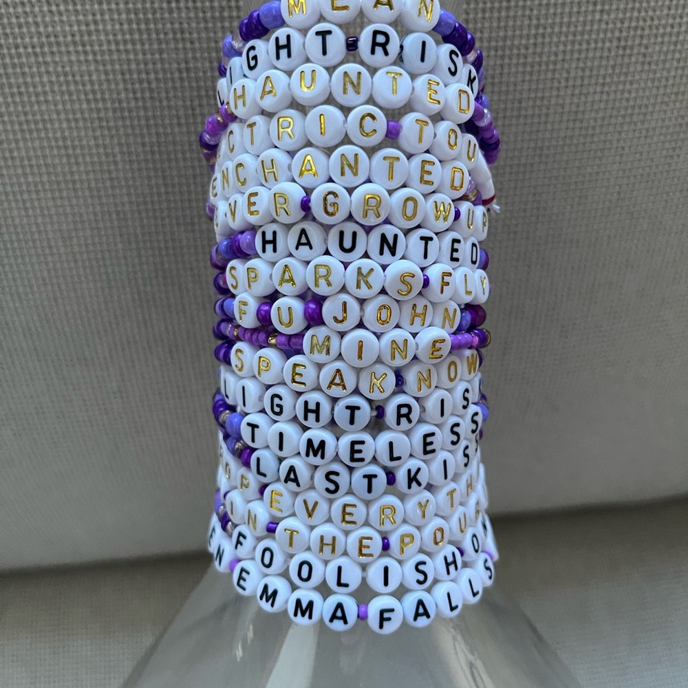 Bestselling Friendship Bracelets for Trading at Taylor Swift events. 25 Pack - Picture 7 of 16